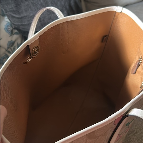 Coach Cherry City Tote Bag - Picture 3 of 3